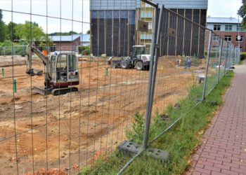 Tiefbauarbeiten für den 8. Bauabschnitt der Schule haben begonnen