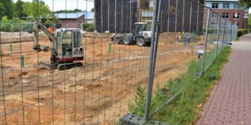 Tiefbauarbeiten für den 8. Bauabschnitt der Schule haben begonnen