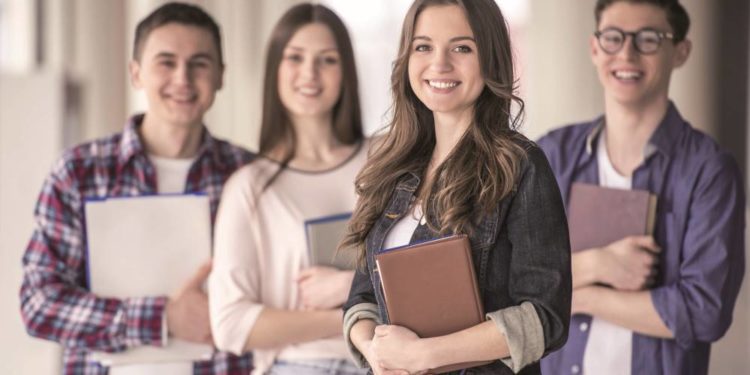 Duales Studium vereint Praxis und Theorie