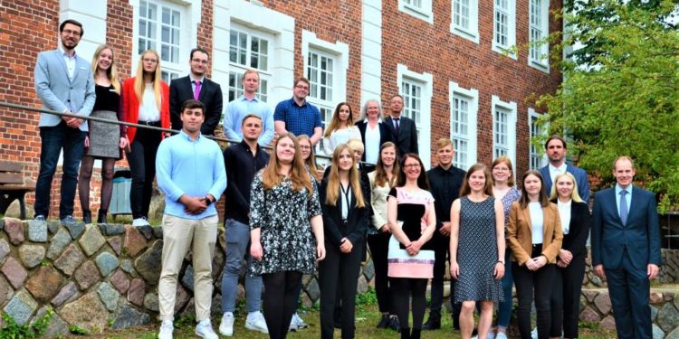 Nachwuchskräfte der Kreisverwaltung starten in die Ausbildung