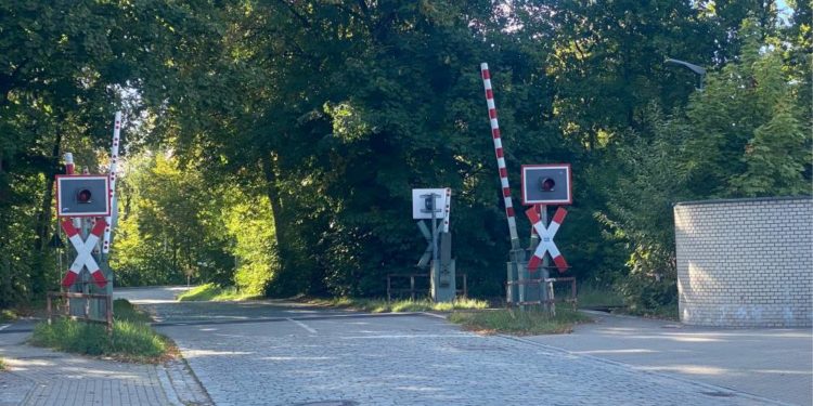 Bahnübergang in der Parkstraße wochenlang gesperrt
