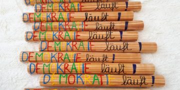 Staffellauf der Vielfalt – „Demokratie läuft“