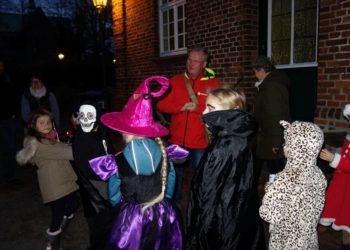 Taschenlampenführung für Kinder zu Halloween