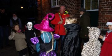 Taschenlampenführung für Kinder zu Halloween