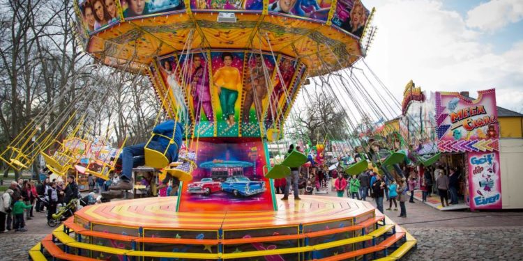Herbstjahrmarkt mit Laternenumzug und verkaufsoffenem Sonntag