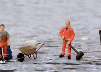 Laub, Schnee und Eis