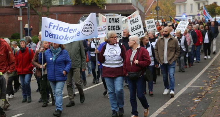 Lauenburg demonstrierte für Vielfalt, Demokratie, Toleranz und Menschlichkeit