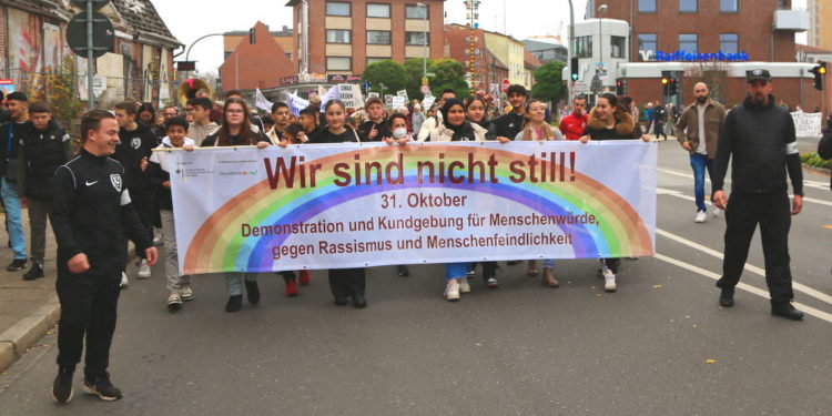 Lauenburg demonstrierte für Vielfalt, Demokratie, Toleranz und Menschlichkeit