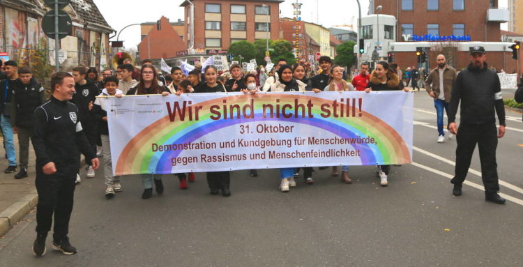 Lauenburg demonstrierte für Vielfalt, Demokratie, Toleranz und Menschlichkeit