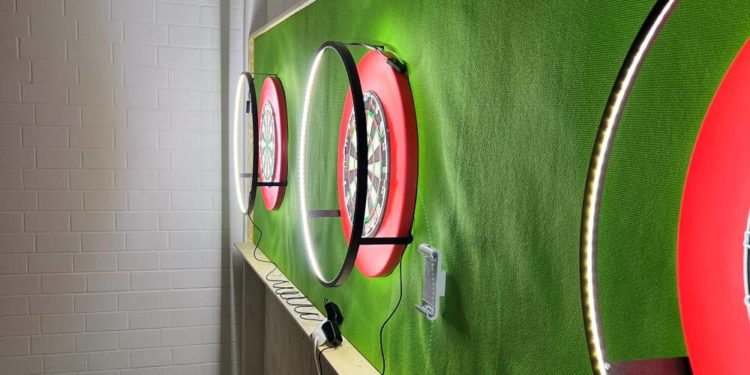 Einweihung der Steeldart-3-Boardanlage JuZ „Takt-Los!“