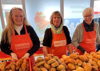 Knusprige Spende für die Ratzeburger Tafel