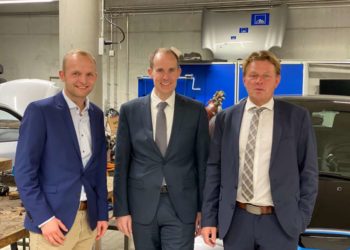 Kreistag stimmt für eine weitere Amtszeit als Landrat