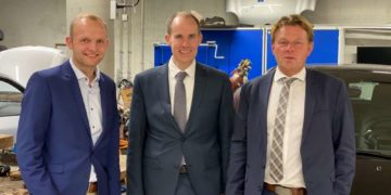 Kreistag stimmt für eine weitere Amtszeit als Landrat