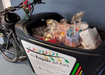 „Drei Nikoläusinnen unterwegs“