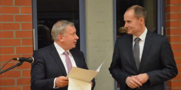 Der Kreistag bestätigt Landrat Dr. Mager im Amt