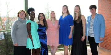 Erster Kurs mit generalistischer Pflegeausbildung schließt mit Examen ab