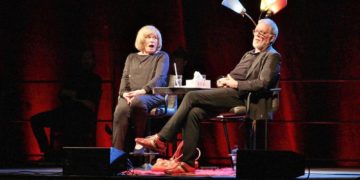 Schlager und bissige Pointen in Ratzeburgs Riemannhalle 