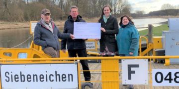 Spendenübergabe an Förderverein Fähre Siebeneichen zum Saisonbeginn
