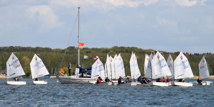 Optimistenregatta und Taufe des neuen Sicherungsbootes