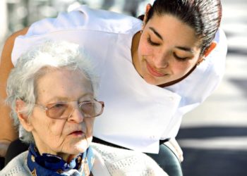 Tag der Pflege: Fachkräfte-Situation in der Pflege bleibt angespannt
