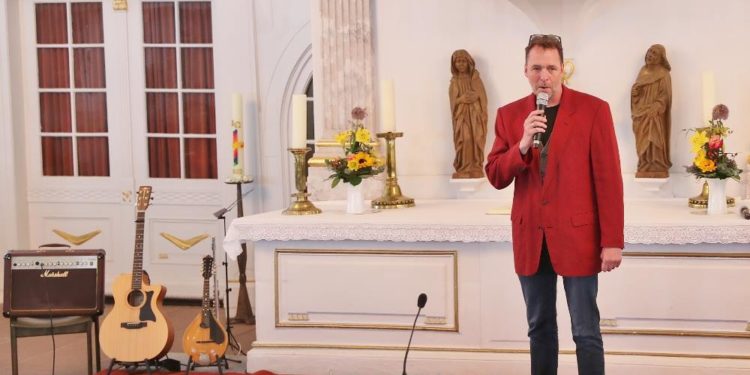 Grundgesetz wurde mit Chorkonzert und Botschaften in St. Petri gefeiert