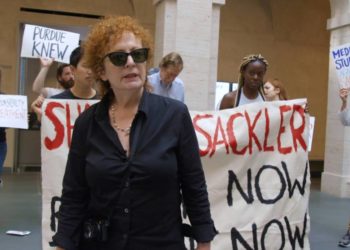 „All the Beauty and the Bloodshed“ im Kino