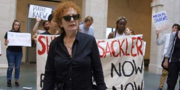 „All the Beauty and the Bloodshed“ im Kino