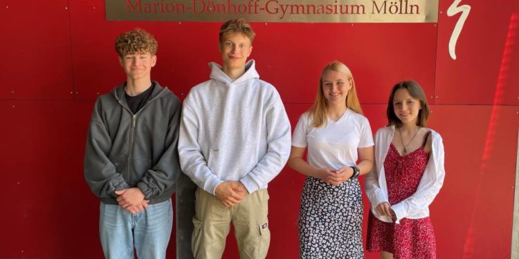 Doppelsieg bei Geschichtswettbewerb von Möllner Schülern