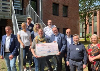 Lions Club spendet 2000 Euro an Gemeinschaftsunterkunft in Mölln