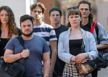 Am 8. Juli hat „Wallensteins Lager nach Schiller“ in Ratzeburg seine letzte Aufführung. Foto: Ensemble v.l.n.r. Carina Söksen, Eser Duran, Milo¶ Milovanoviæ, Alexander Wolf, Sophia Spitzenberg, Yves Zahnd. Foto: Antje Berodt