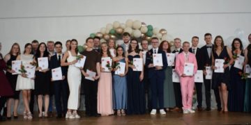 AbiturientInnen mit Feierstunde verabschiedet