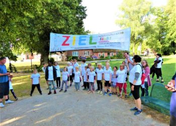 „Demokratie läuft!“ … und schwimmt und radelt und walkt und feiert die Vielfalt