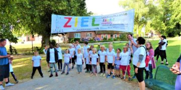 „Demokratie läuft!“ … und schwimmt und radelt und walkt und feiert die Vielfalt