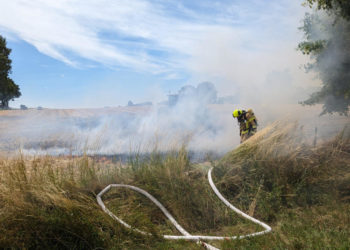 Feuerwehr verhindert Mähdrescherbrand