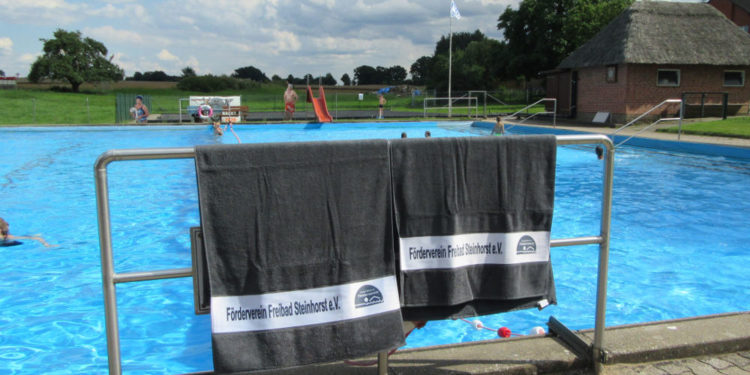 Freibad Steinhorst: 4. Neuauflage eines Badehandtuchs