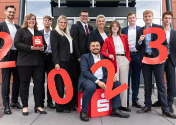 KSK begrüßt elf neue Azubis