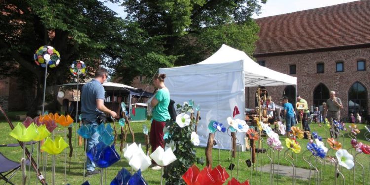 Klostermarkt „Kunst & Werk“ in Zarrentin am Schaalsee