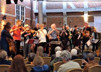 Kultur auf Dorf-Tour – LoLaBand mit Weltmusik