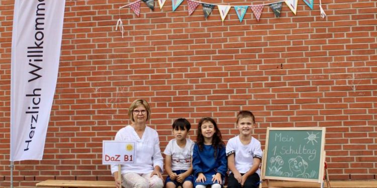 Fast 100 neue Erstklässler in Sandesneben