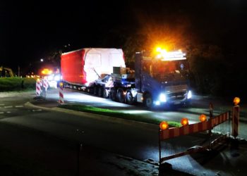 Erster Schwerlasttransport passiert Geesthacht wie geplant