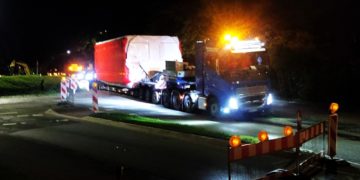 Erster Schwerlasttransport passiert Geesthacht wie geplant