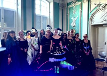 Barocke Modenschau begeistert im Ratzeburger Herrenhaus