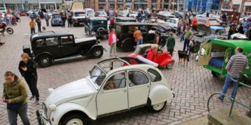 Sehen und gesehen werden: Oldtimer trafen sich wieder in Ratzeburg