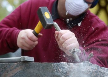 Quasi in Stein gemeißelt: Mehr Schotter für Steinmetz-Azubis