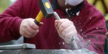 Quasi in Stein gemeißelt: Mehr Schotter für Steinmetz-Azubis