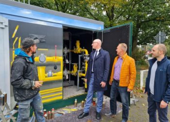 Graffiti-Sprayer verzieren Energieverteilstation