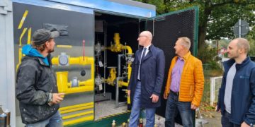 Graffiti-Sprayer verzieren Energieverteilstation