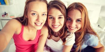 Social Media verzerrt Selbstbild junger Menschen auch