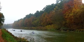 Langstreckenrennen der Ruderer auf dem Elbe-Lübeck-Kanal