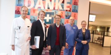 Gesundheitsminister Karl Lauterbach und Nina Scheer in Geesthacht